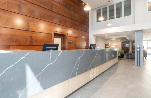 Regina Hotel | Sandman Hotel & Suites Regina