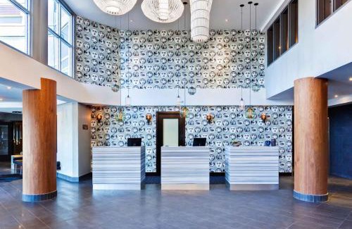 Willoughby Hotel | Sandman Signature Langley Hotel