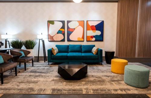 Davie Village Hotel | Sandman Suites Vancouver on Davie