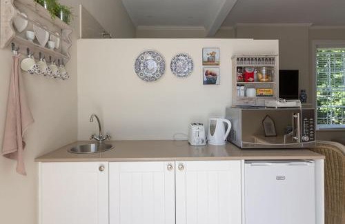 Rondebosch Bed & Breakfast | Sandown Lodge