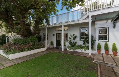 Rondebosch Bed & Breakfast | Sandown Lodge