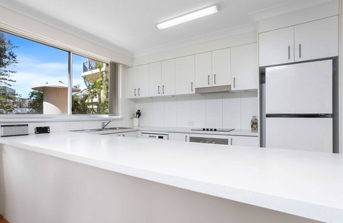 Mermaid Beach Apartment | Sandown on Hedges - Beautiful Mermaid Beach