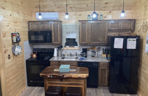 French Creek Cabin | Sandstone: cozy, new, secluded cabin for making memories!