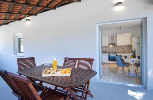 Pjescana Uvala House | Sandy Bay Apartments - free mountainbike rental -