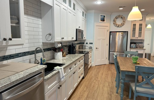Garden City Condo | Sandy Dreams, 2-bedroom dog-friendly duplex in Garden City w/fenced yard