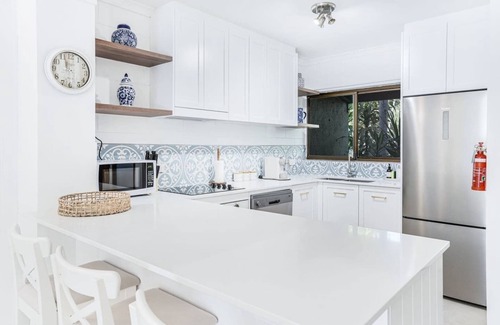 Port Douglas House | Sandy Feet- Luxury Coastal Escape, Stylish Hideaway in the Heart of Port Douglas at Four Mile Beach