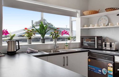 Clarks Beach House | Sandy Feet Retreat close to Beach