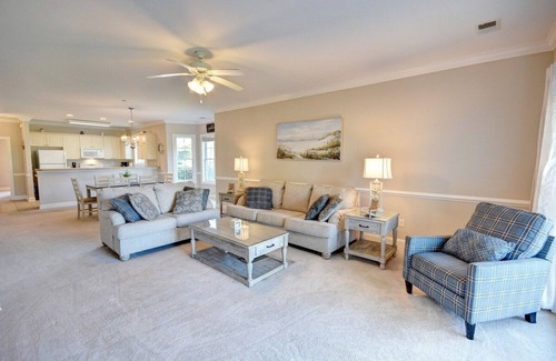 Central Myrtle Beach Condo | Sandy Feet Retreat~3br Condo,Pond view,Pool &more