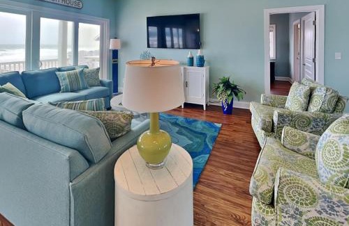 Village of Stump Sound House | Sandy Feet