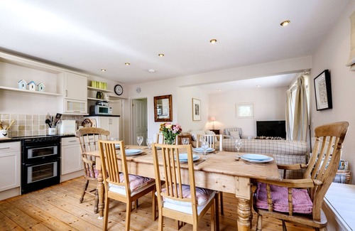 Rock Cottage | SANDY LODGE ROCK, pet friendly, with open fire in Rock