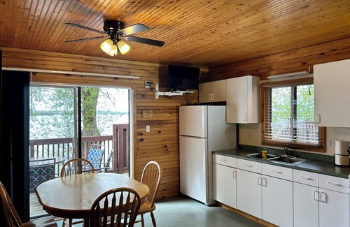 Harwood Cottage | Sandy Shore Cottages Luxury Lake Front Resort (2 bdr Cottage# 3)