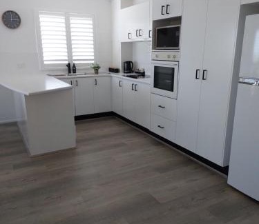Golden Beach Apartment | Sandy Shores Holiday Units