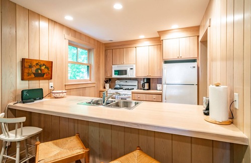 Port Colborne House | Sandy Shores Retreat