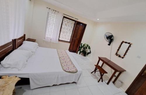 Puerto Princesa Bed & Breakfast | Sandybridge Eco Farm at Relly's Restaurant