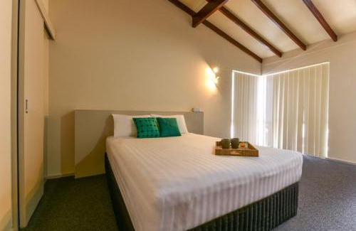 Redcliffe Hotel | Sanno Marracoonda Perth Airport Hotel