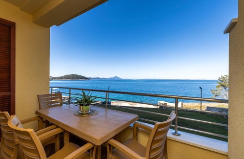 Veli Losinj Apartment | Sanpier Apartments