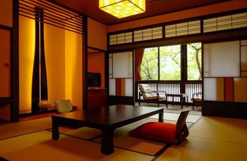 Tonami Hotel | Sanrakuen