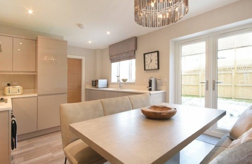 Seahouses Cottage | SANS SOUCI, pet friendly, with a garden in Seahouses