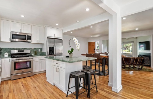 East Mesa House | Santa Barbara Beach House, Spa, Luxe Amenities, Fireplace, 3 minutes to beach