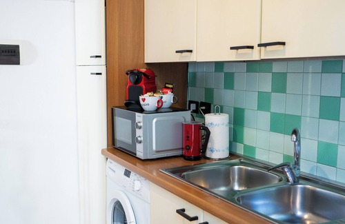 Santa Croce Apartment | SANTA CROCE GARDEN APARTMENT, 2 BEDROOMS, PATIO, FREE WI-FI