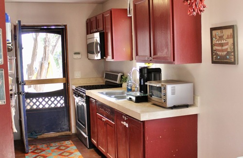 Canoncito House | Santa Fe Forest Getaway - Guesthouse - Pet & Kid Friendly