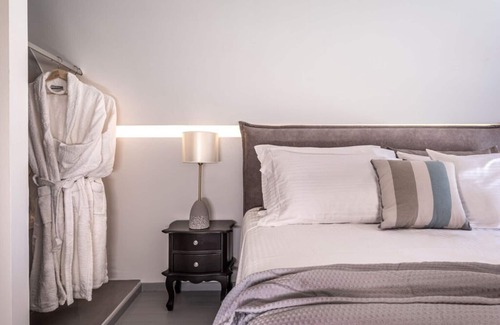 Perivolos Hotel | Santa Irina Luxury Sunny Lofts 4