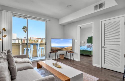 Wilshire Montana Apartment | Santa Monica Place