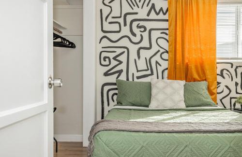 Beverly Green House | Santa Paula Relax and Play Private Modern Stay and Chefs Kitchen