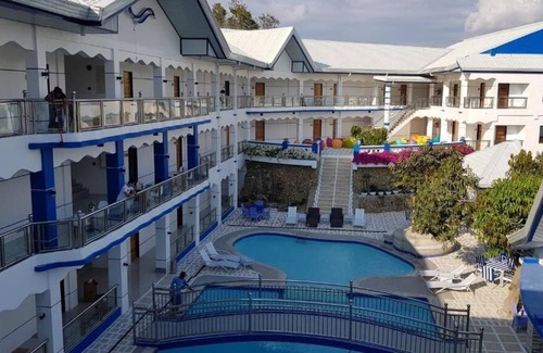 Santiago Hotel | Santiago Cove Hotel and Restaurant