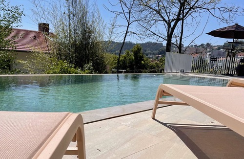 Sever do Vouga Bed & Breakfast | Santiago Family House - King Room with Spa Bath