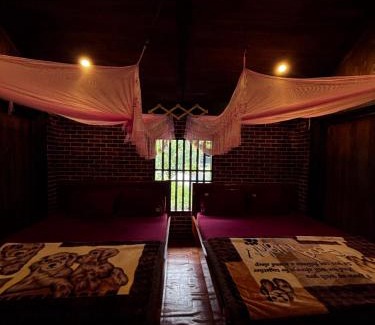 Sa Pa Apartment | Sapa Homestay Beeswax Painting and Trekking