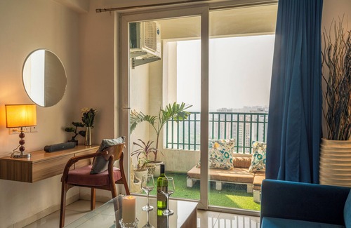Noida Apartment | Sapphire by Grehstay 1BHK Apartment