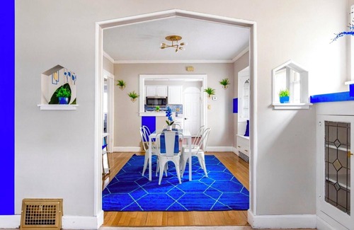 Cleveland House | Sapphire Haven: Spacious 2BR Lower Unit Retreat | Laundry, Parking & Safe Location 8 Min To Airport