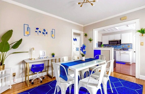 Cleveland House | Sapphire Haven: Spacious 2BR Lower Unit Retreat | Laundry, Parking & Safe Location 8 Min To Airport