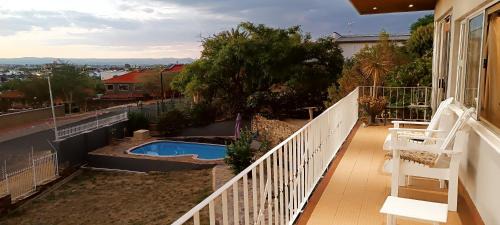 Klein Windhoek House | Sapphire Studio Self Catering At 54