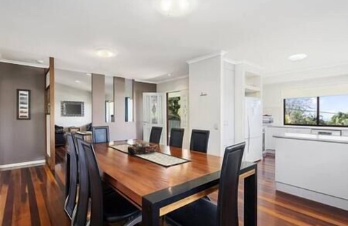 Eagle Heights House | Sapphire Sunrise