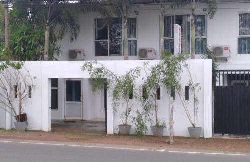 Kurunegala Hotel | Saragama Holiday Resort