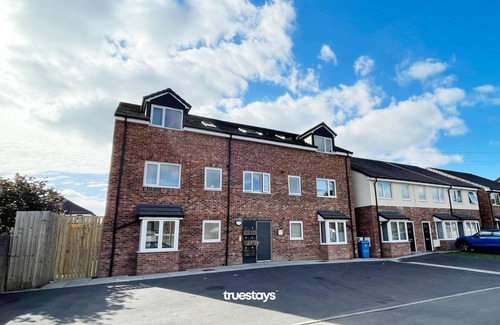 Failsworth Apartment | Sarah House, Apartment 4 | by Truestays ® Serviced Accommodation