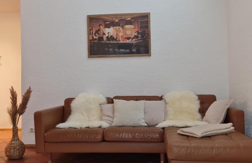 Ottnang am Hausruck Apartment | Sarahs Village Apartment - Billiard und Kamingeflüster