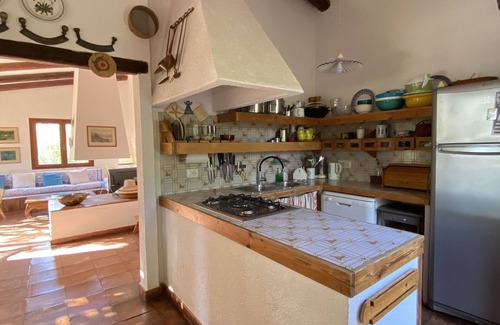 Monte Petrosu Villa | Sardinia: spacious and bright villa with garden a few meters from the sea