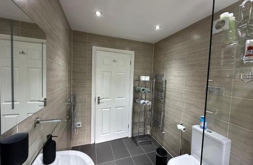 Chorlton-cum-Hardy Apartment | sark house Apartment Chorlton manchester