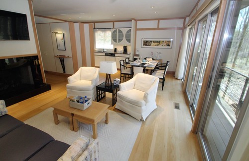 Hostetter Cottage | Satori Cottage-uber private, stream side, meditative 2 BR, 2 BA getaway!