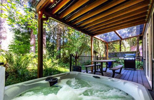 Darrington House | Sauk River Cabins - Hot tub - Firepit