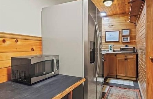 Blue Ridge House | Sauna Hot/Cold Tubs Fightingtown Creek Blue Ridge