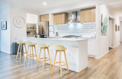 St Leonards House | Sauna + King Beds Tranquillity Base Fun Family Home