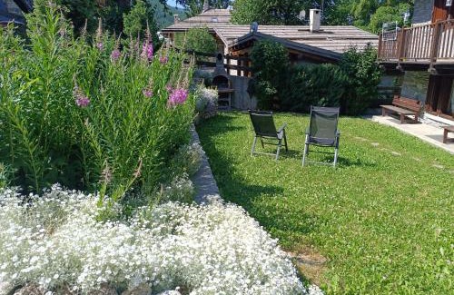 Sauze d'Oulx Apartment | Sauze d'Oulx ciabot la garitüla with garden - wifi- close to the chairlift