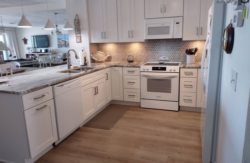 Palm Island Condo | Savannah House "B" 2 Bedroom 2 1/2 Bath on the Beach!