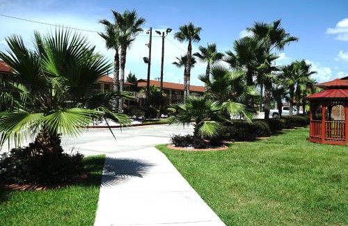 Garden City Hotel | Savannah Inn and Suites Savannah Port Area