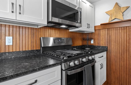 Scituate House | Save 10% on Fall Stays - Book by Nov 21!