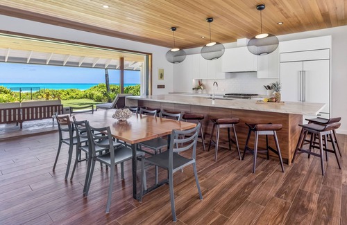 Kalama Tract Villa | Save 20% on Summer Rates Luxury Kailua Beach Villa | Oceanfront, Pool & Sleeps 1